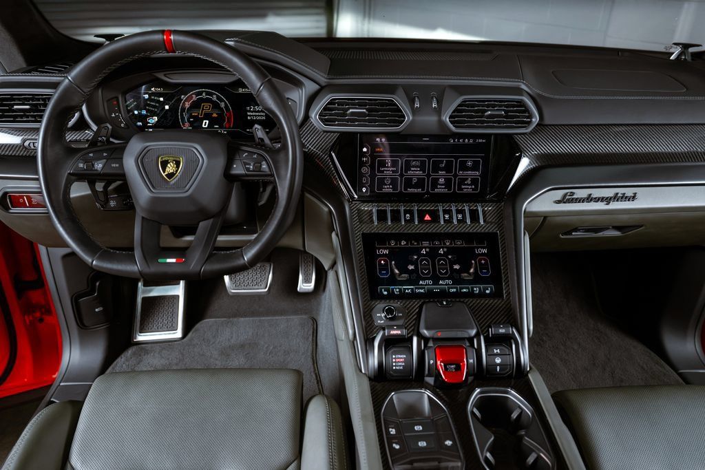 Used 2024 Lamborghini Urus S AWD/4WD image 11