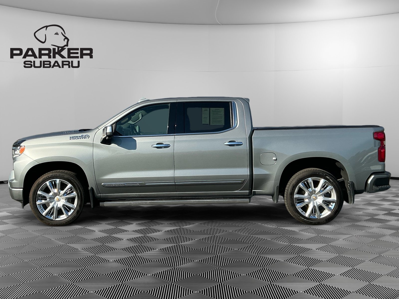 Used 2023 Chevrolet Silverado 1500 High Country w/ High Country Premium Package AWD/4WD image 2