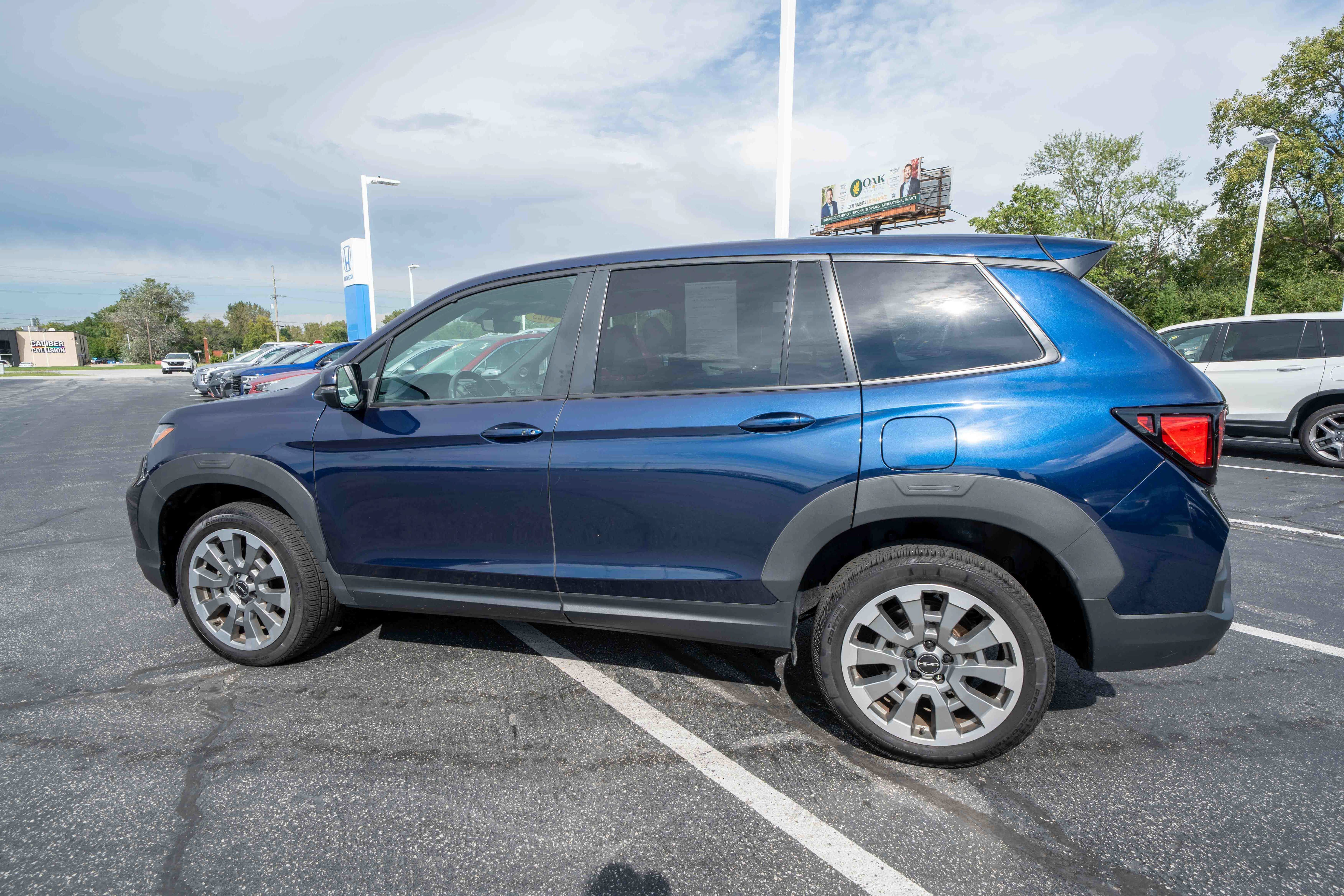 Used 2025 Honda Passport EX-L image 4