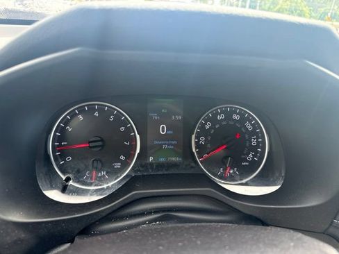 Used 2022 Toyota RAV4 LE AWD/4WD image 13