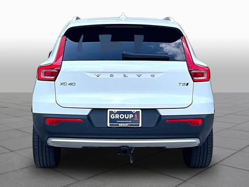 Used 2021 Volvo XC40 T5 Momentum w/ Protection Package Premier AWD/4WD image 4
