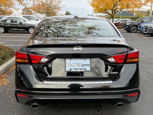 Used 2023 Nissan Altima 2.5 SR w/ SR Premium Package image 6