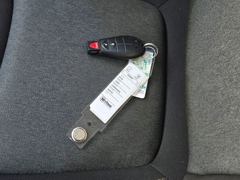 Used 2018 Jeep Cherokee Latitude w/ Altitude Package image 11