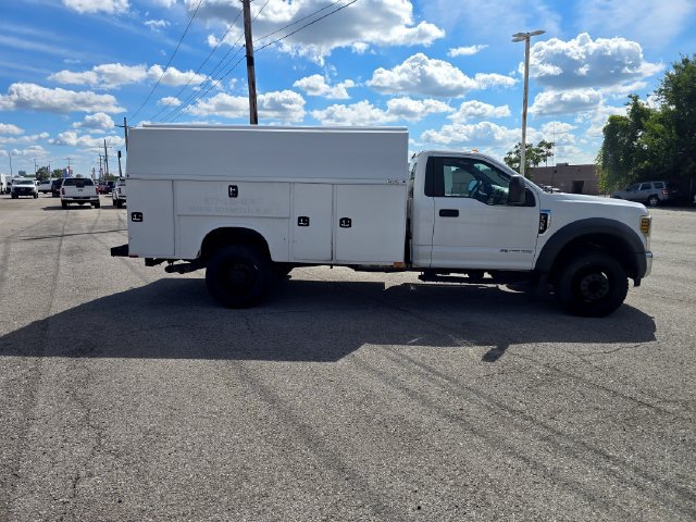 Used 2019 Ford F550 2WD Regular Cab Super Duty image 3