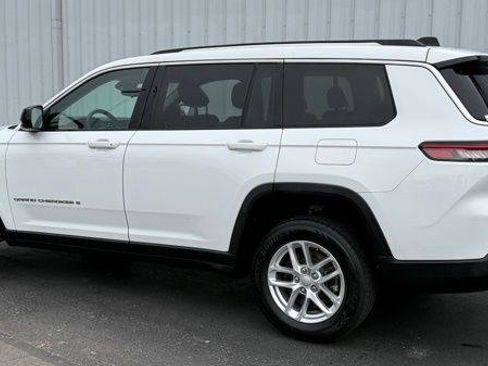 Used 2023 Jeep Grand Cherokee L Laredo image 2