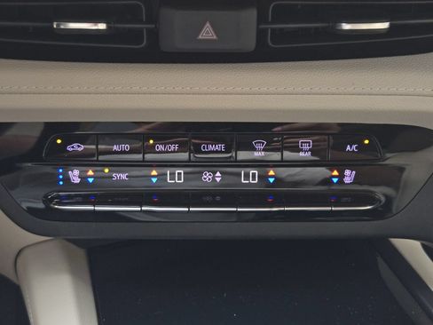 Used 2023 Buick Envision Avenir FWD image 20