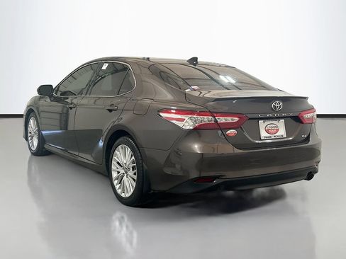 Used 2020 Toyota Camry XLE FWD image 6