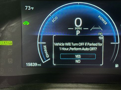 Used 2025 Toyota Camry SE w/ Convenience Package image 16