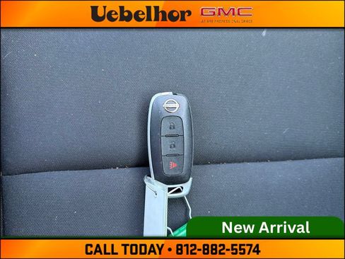 Used 2023 Nissan Rogue S AWD/4WD image 31
