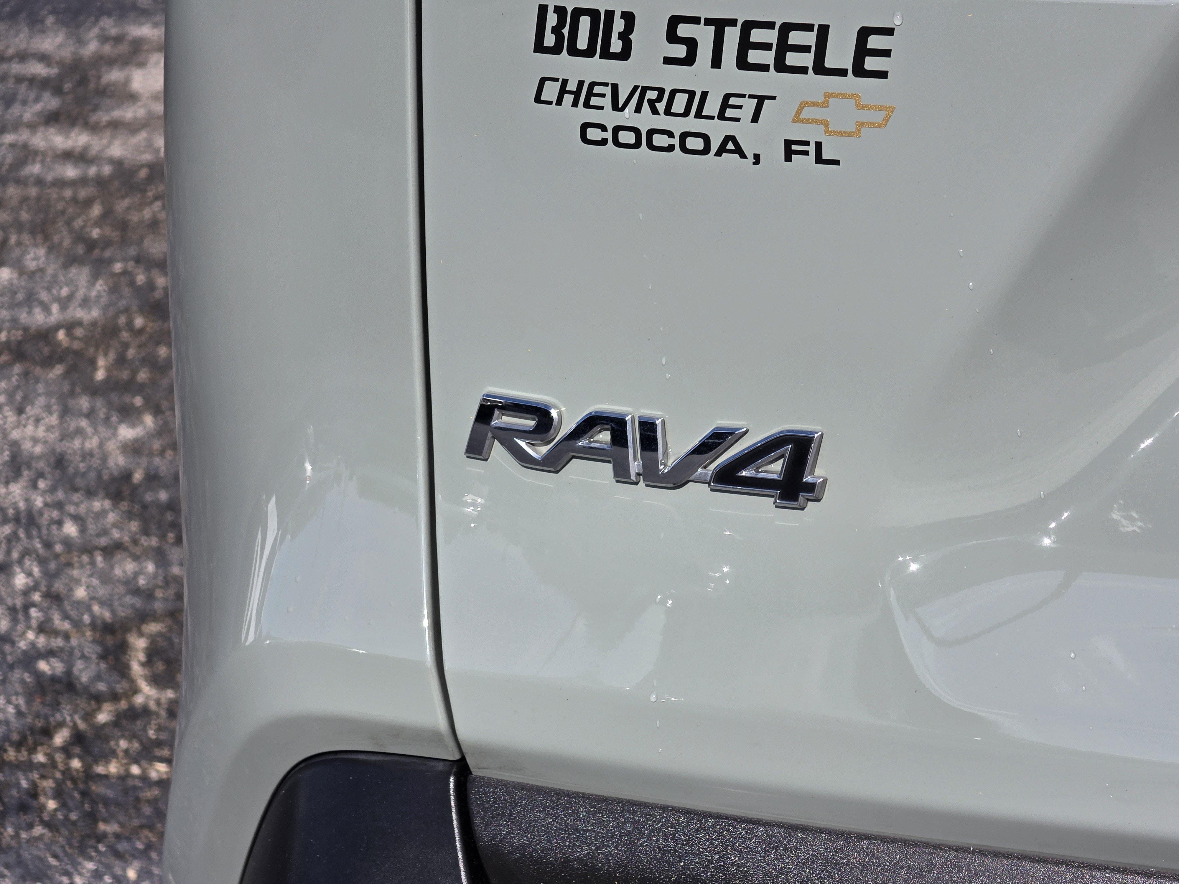 Used 2019 Toyota RAV4 XLE Premium w/ Advanced Technology Package FWD image 6