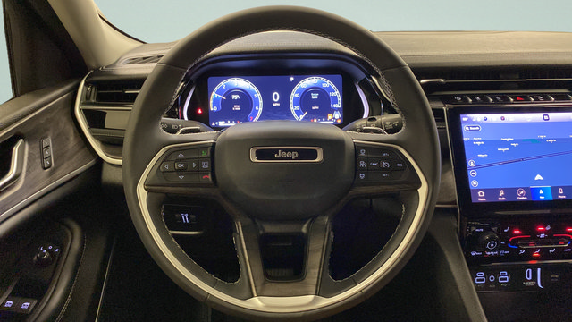 Used 2023 Jeep Grand Cherokee Limited AWD/4WD image 24
