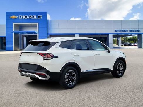 Used 2024 Kia Sportage LX image 4