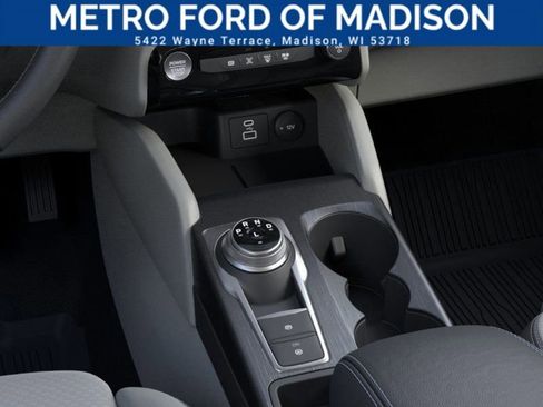 Used 2024 Ford Escape SE image 15