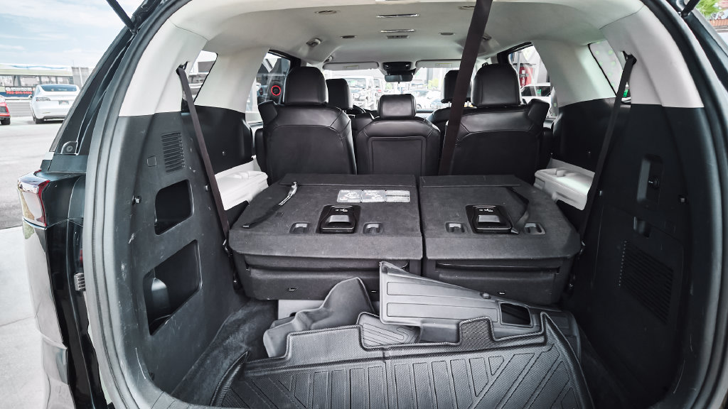 Used 2022 Kia Carnival LX FWD image 7