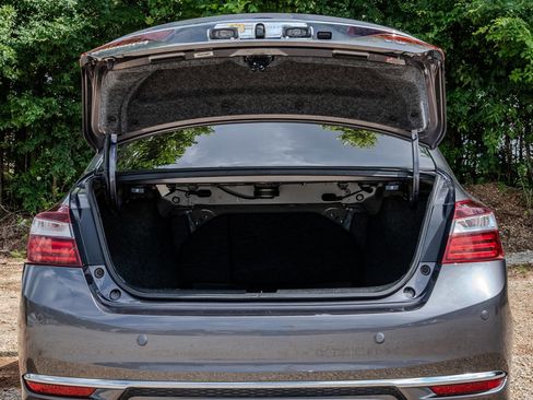 Used 2016 Honda Accord EX-L image 9