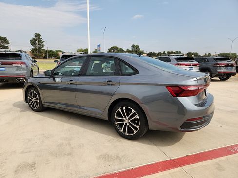 Used 2025 Volkswagen Jetta Sport FWD image 4
