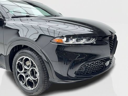 New 2025 Alfa Romeo Tonale w/ Premium Package AWD/4WD image 3