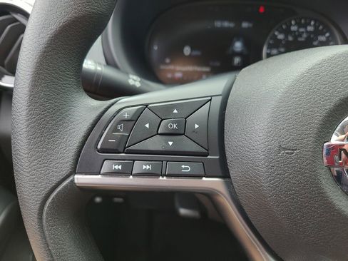 Certified 2021 Nissan Kicks SV FWD image 27
