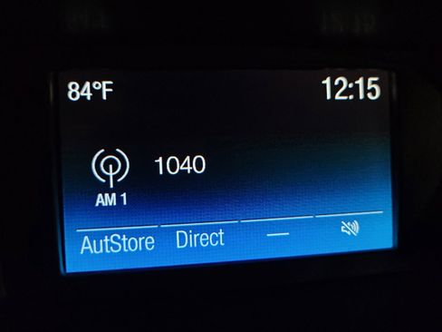 Used 2018 Ford Focus SE FWD image 25