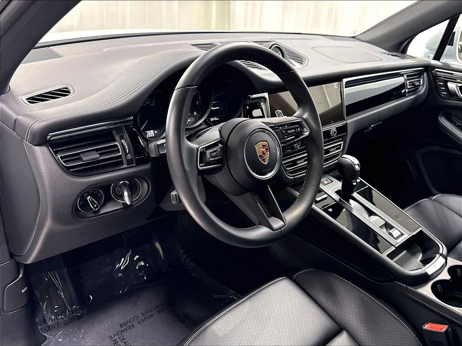 Used 2026 Porsche Macan AWD/4WD image 6