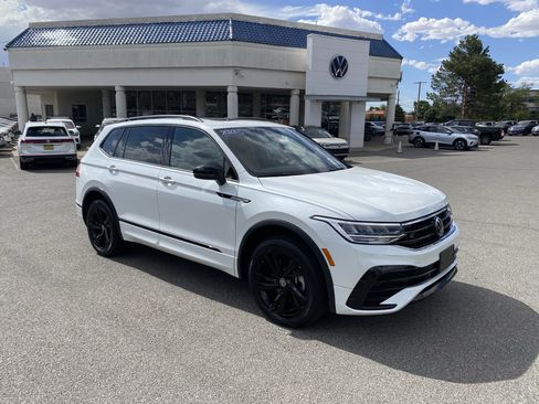 Certified 2023 Volkswagen Tiguan SE R-Line FWD image 46