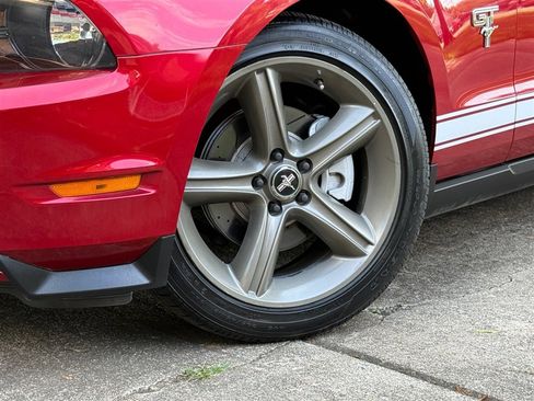 Used 2010 Ford Mustang GT Premium image 5