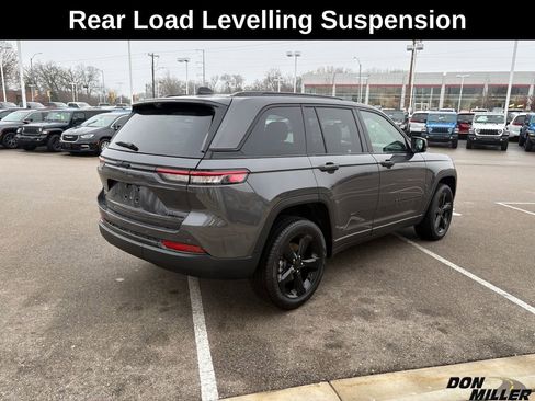 New 2025 Jeep Grand Cherokee Limited w/ Luxury Tech Group II image 5