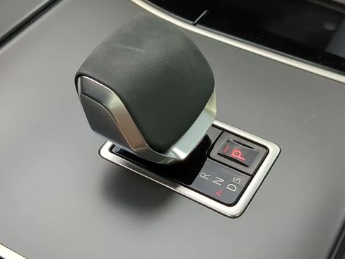 Certified 2025 Land Rover Range Rover Evoque Dynamic SE image 33