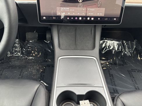 Used 2022 Tesla Model 3 Long Range AWD/4WD image 16