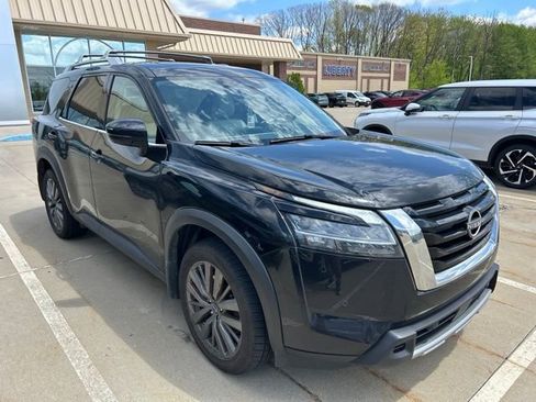Used 2023 Nissan Pathfinder SL w/ SL Premium Package AWD/4WD image 1