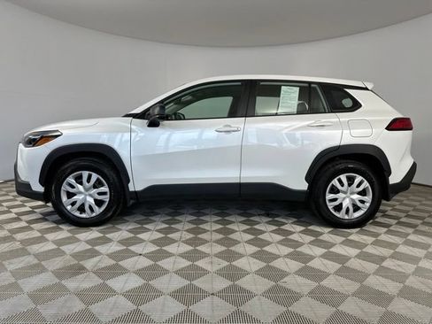Used 2022 Toyota Corolla Cross L AWD/4WD image 4