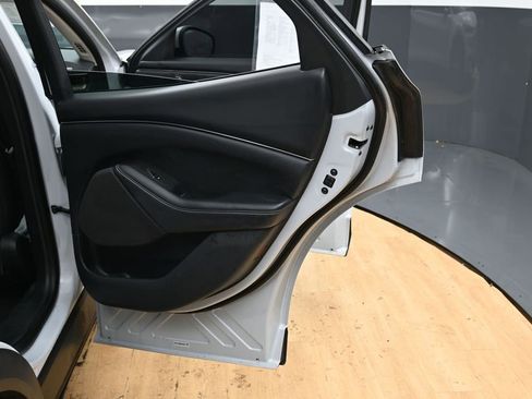 Used 2021 Ford Mustang Mach-E Select image 33