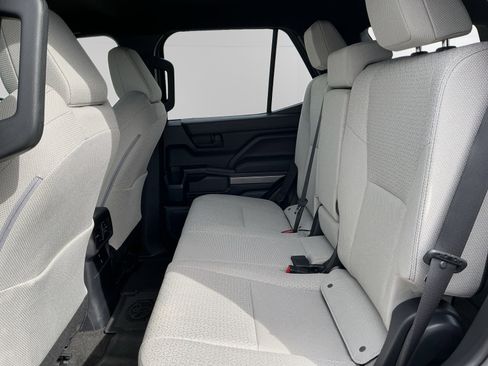 Certified 2025 Toyota 4Runner SR5 AWD/4WD image 13