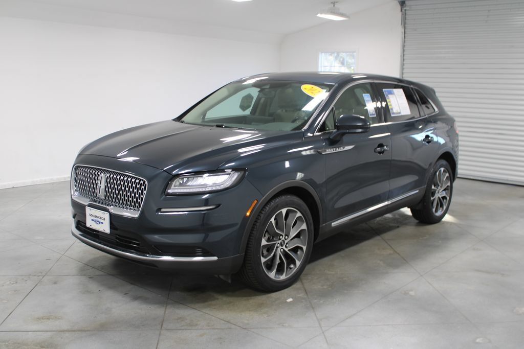 Used 2023 Lincoln Nautilus Reserve AWD/4WD image 4