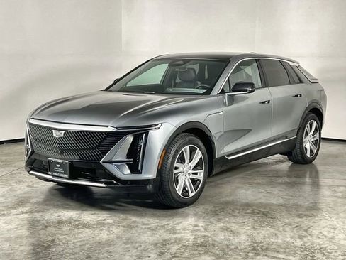 Certified 2024 Cadillac Lyriq Tech w/ Driver Assist Package RWD image 4