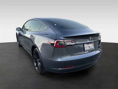 Used 2022 Tesla Model 3 Performance image 4