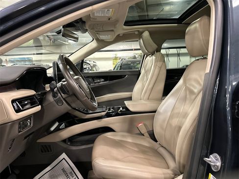 Used 2022 Lincoln Nautilus Reserve w/ Equipment Group 201A image 10