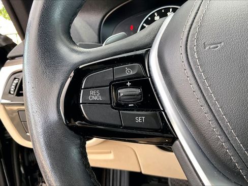 Used 2018 BMW 530i xDrive w/ Premium Package AWD/4WD image 24