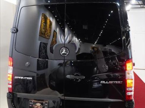 Used 2016 Mercedes-Benz Sprinter 2500 image 6