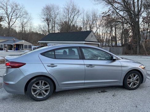 Used 2017 Hyundai Elantra Value Edition image 10