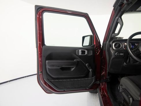 Used 2021 Jeep Wrangler Sport AWD/4WD image 10