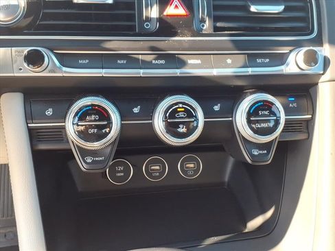 Used 2022 Genesis G70 2.0T image 20