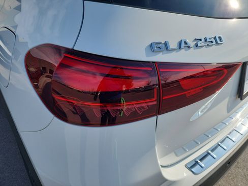 Used 2025 Mercedes-Benz GLA 250 4MATIC image 34
