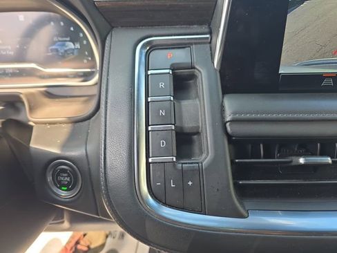 Used 2022 GMC Yukon XL SLE w/ Gmc Pro Safety Plus Package image 25