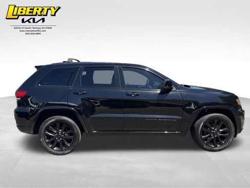 Used 2020 Jeep Grand Cherokee Altitude AWD/4WD image 8