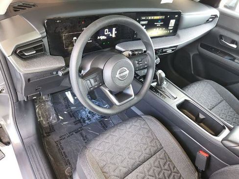 Certified 2025 Nissan Kicks SV image 11