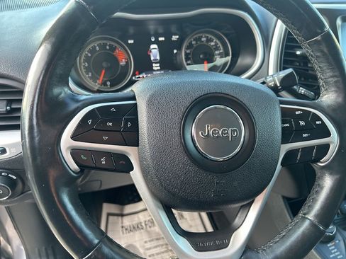 Used 2018 Jeep Cherokee Trailhawk w/ Quick Order Package 27L image 16