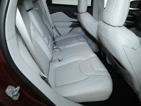 Certified 2020 Jeep Cherokee Latitude Lux w/ Quick Order Package 26H Lux image 32