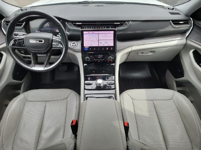 Used 2022 Jeep Grand Cherokee Overland AWD/4WD image 25