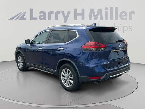 Used 2018 Nissan Rogue SV FWD image 3